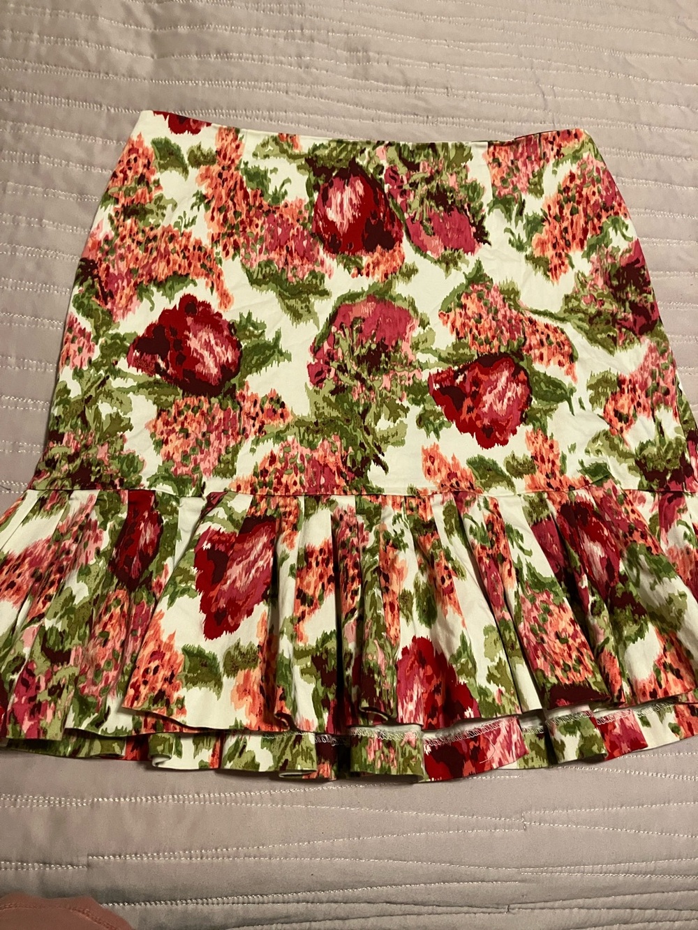 Bandolino Floral Ruffle-Hem Mini Skirt - White with Red, Pink & Green